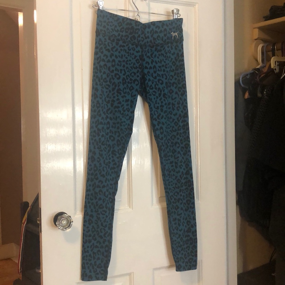 Victoria’s Secret Pink teal leopard leggings